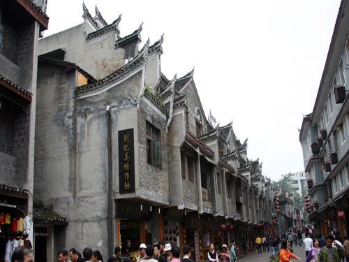 丹东腾跃、云南玉昆、武汉江城未在准入名单中，广州影豹有望递补